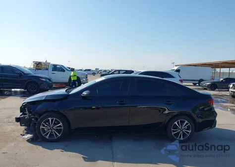 2023 Kia Forte Lxs z USA, uszkodzony, nr VIN 3KPF24AD7PE551718